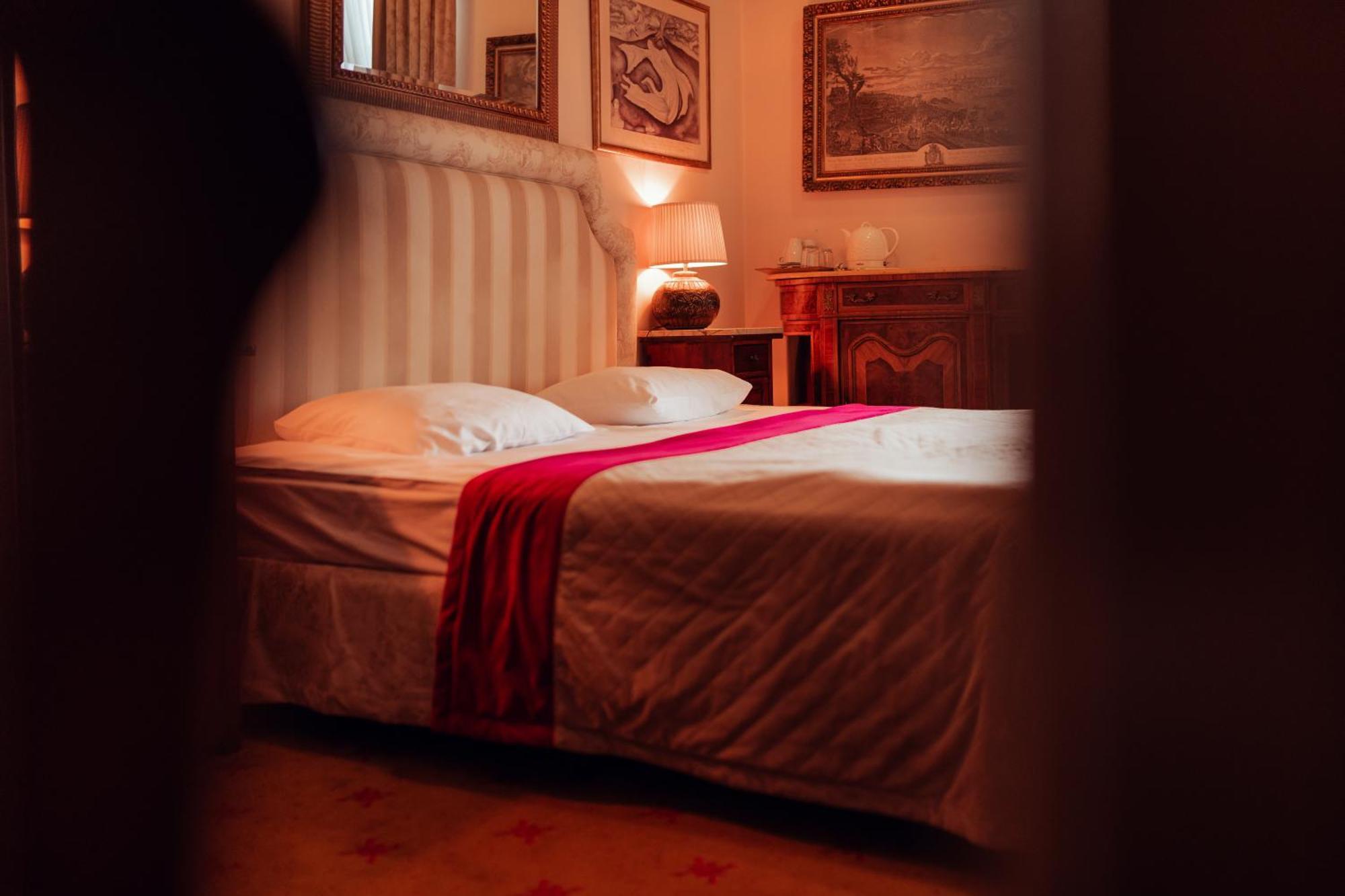 Hotel Ambasada Boleslawiec Boleslawiec  Kültér fotó