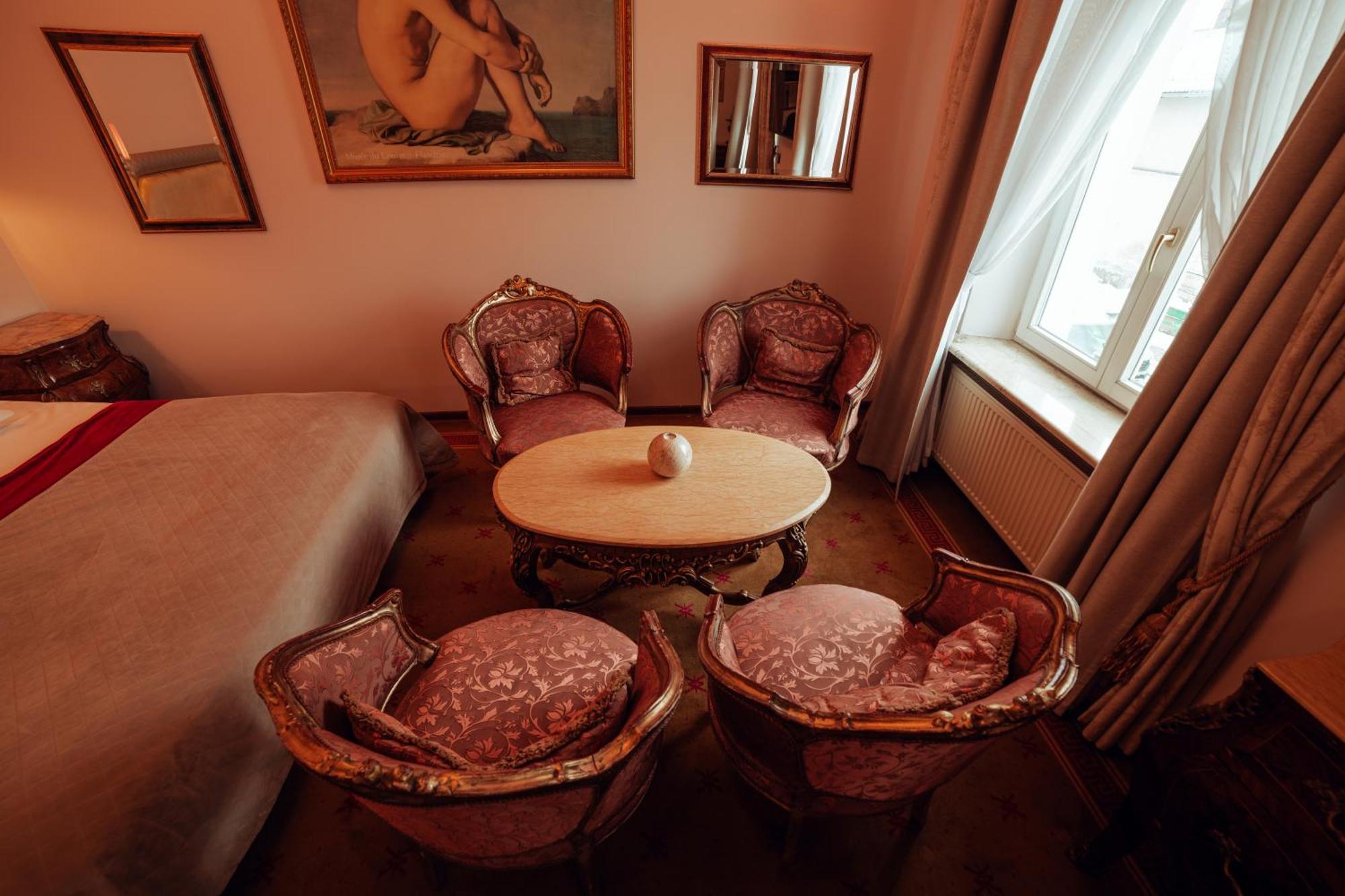 Hotel Ambasada Boleslawiec Boleslawiec  Kültér fotó