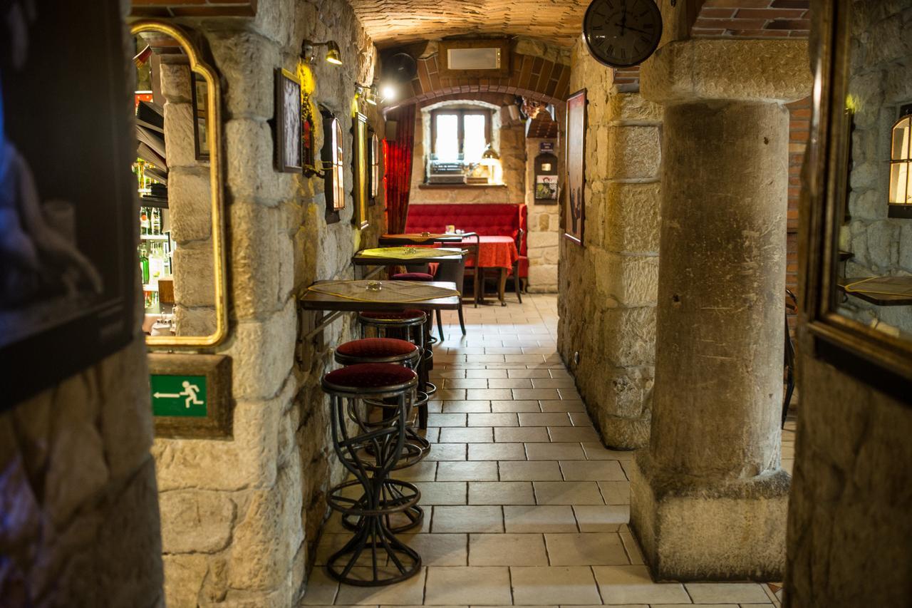 Hotel Ambasada Boleslawiec Boleslawiec  Kültér fotó